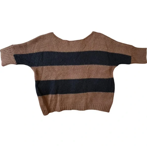 Forever 21 KnIt Shirt - Picture 2 of 5